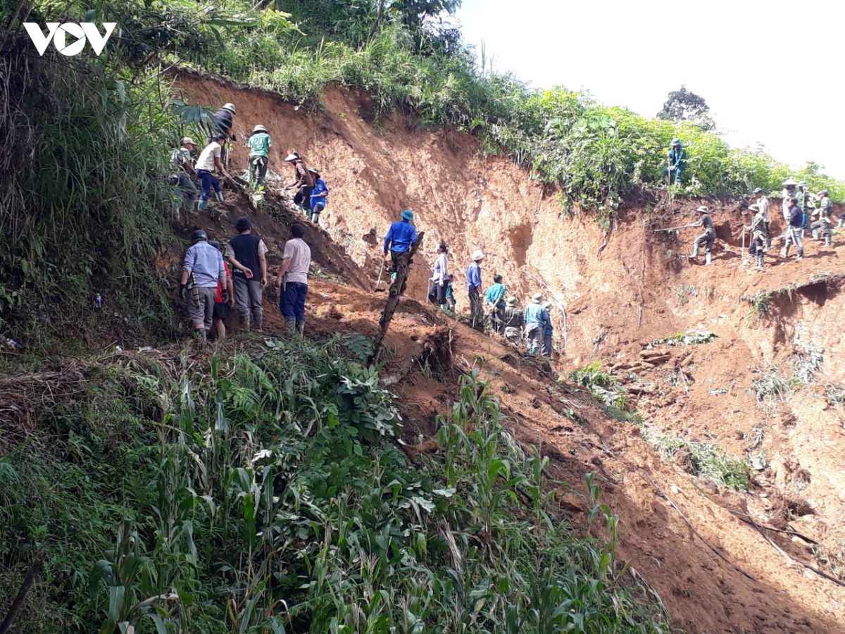 lao cai no luc khac phuc giao thong, on dinh doi song sau mua lu hinh anh 2