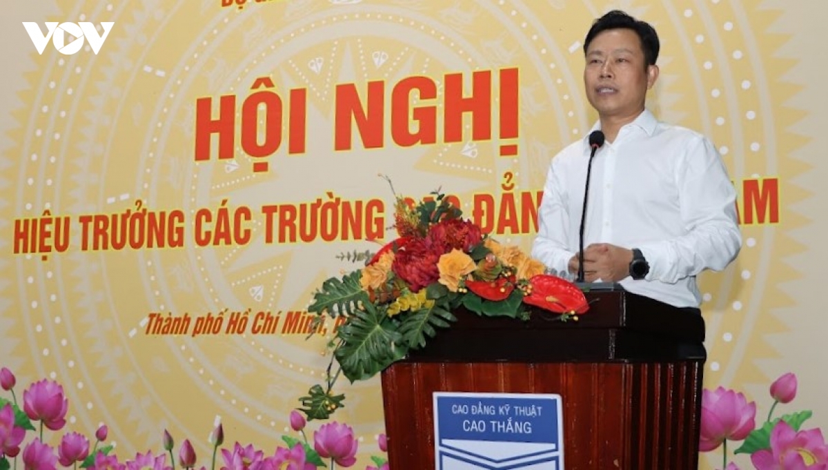 truong cao dang tu chu tai chinh bang dat hang va dao tao theo dat hang hinh anh 2