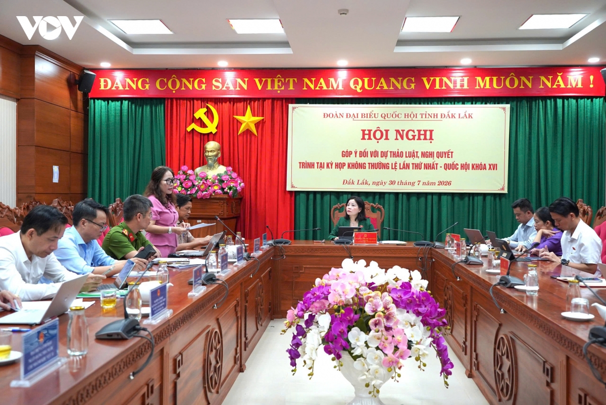 Dak lak gop y hoan thien cac du thao luat, nghi quyet trinh quoc hoi hinh anh 1