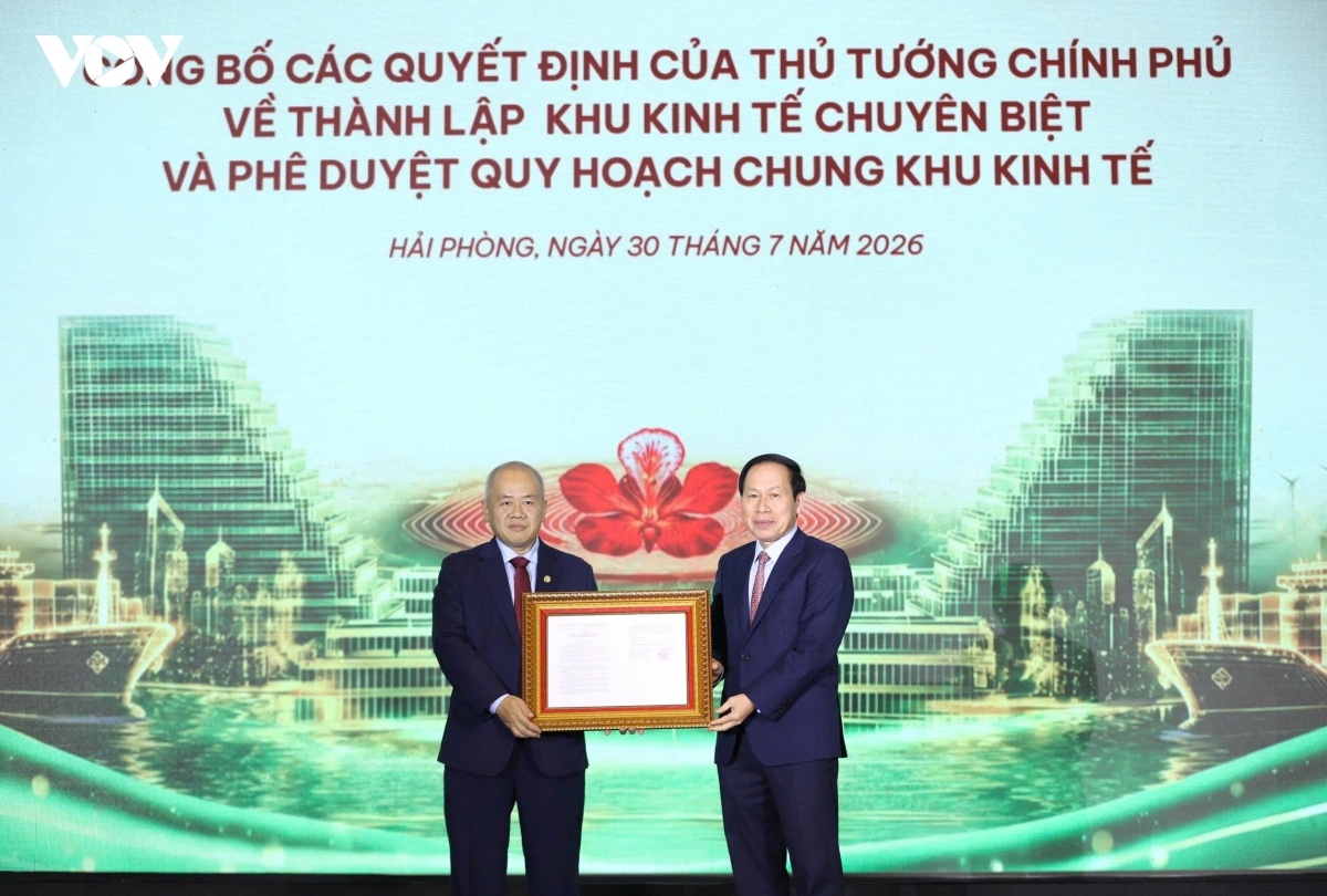 pho thu tuong le tien chau du le khoi dong khu thuong mai tu do hai phong hinh anh 1