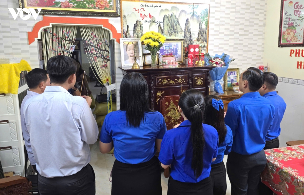 Công nghệ số giúp thắp sáng đạo lý "Uống nước nhớ nguồn"