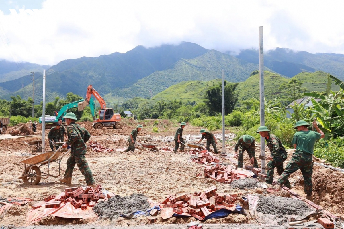 chay dua voi thoi gian dung mai am cho dong bao vung lu muong than hinh anh 4