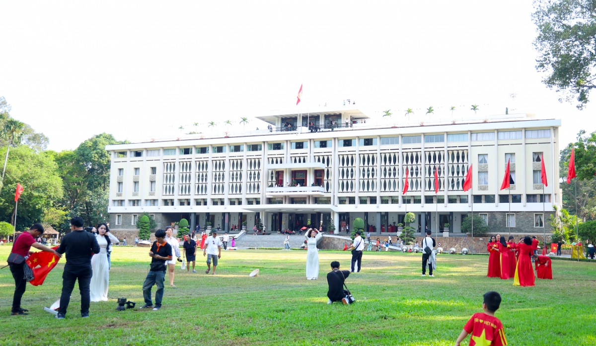 nhung chung nhan lang le ghi dau hanh trinh vuon minh cua tp.hcm hinh anh 4