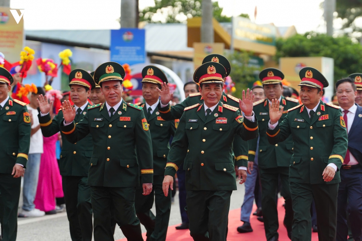 Dai tuong phan van giang don doan bo quoc phong lao du giao luu bien gioi hinh anh 1