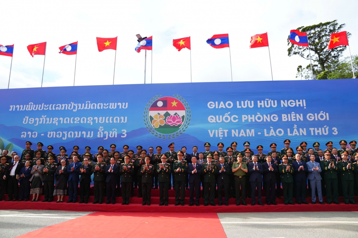 Dai tuong phan van giang don doan bo quoc phong lao du giao luu bien gioi hinh anh 4