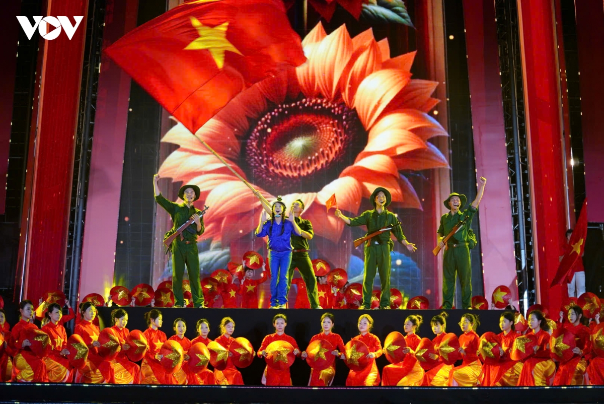 mai mai tuoi 20 Dem tri an lay dong long nguoi hinh anh 4