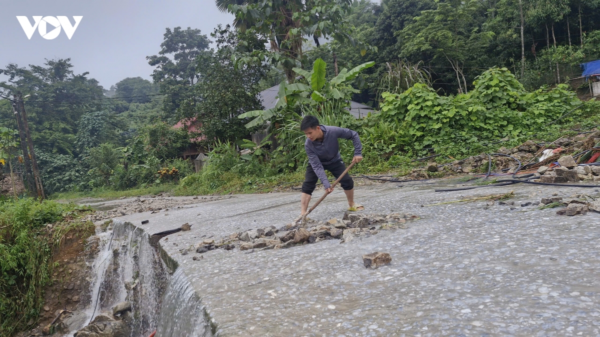 lao cai Duong doc dao xuong cap nghiem trong sau mua lu hinh anh 4