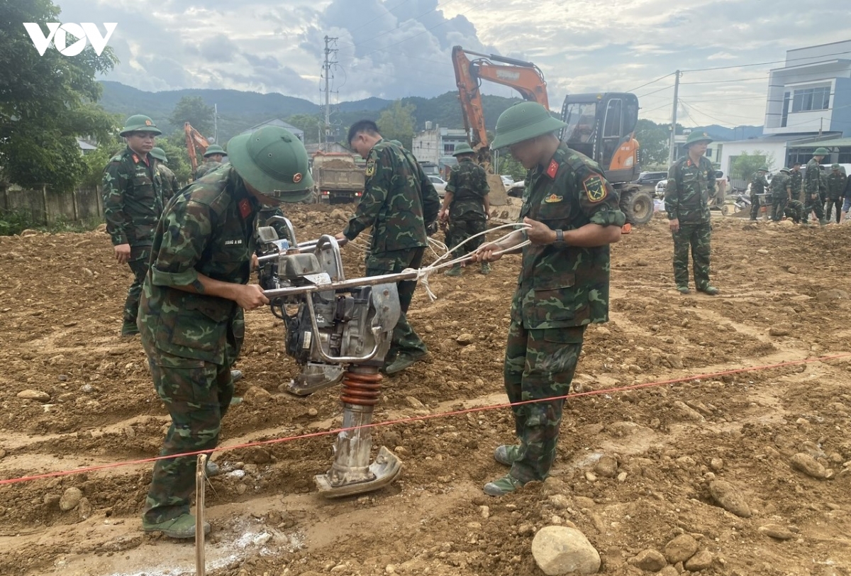 chay dua voi thoi gian dung mai am cho dong bao vung lu muong than hinh anh 5