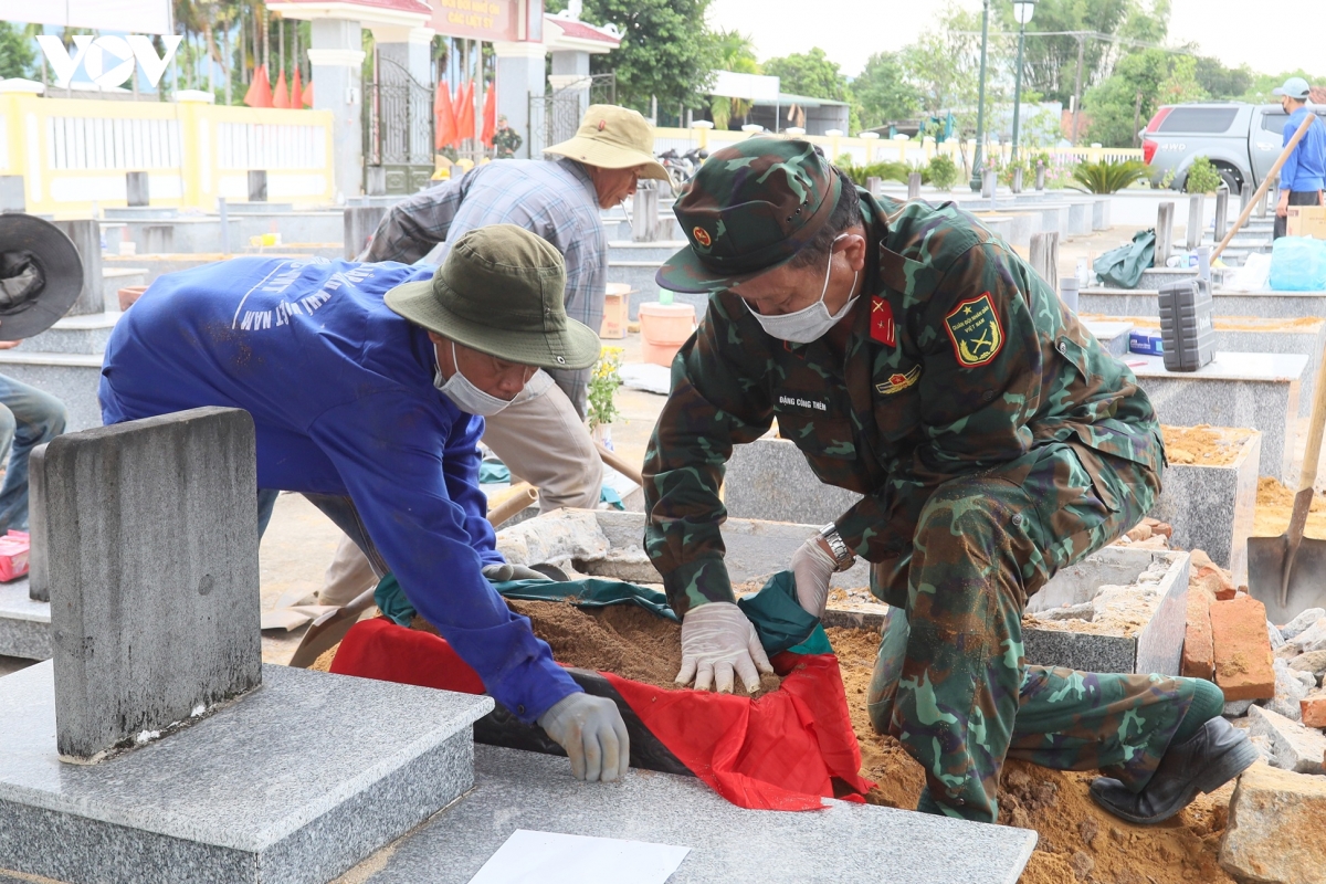 500 ngay dem viet tiep hanh trinh tri an hinh anh 1