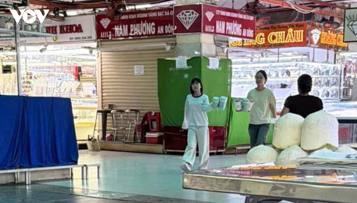 vi sao nhieu cua hang kinh doanh vang o tp.hcm dong cua hinh anh 1