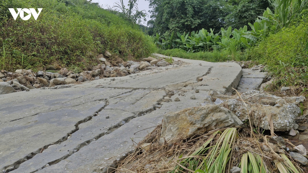 lao cai Duong doc dao xuong cap nghiem trong sau mua lu hinh anh 5