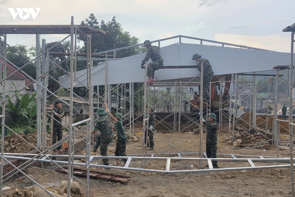chay dua voi thoi gian dung mai am cho dong bao vung lu muong than hinh anh 6