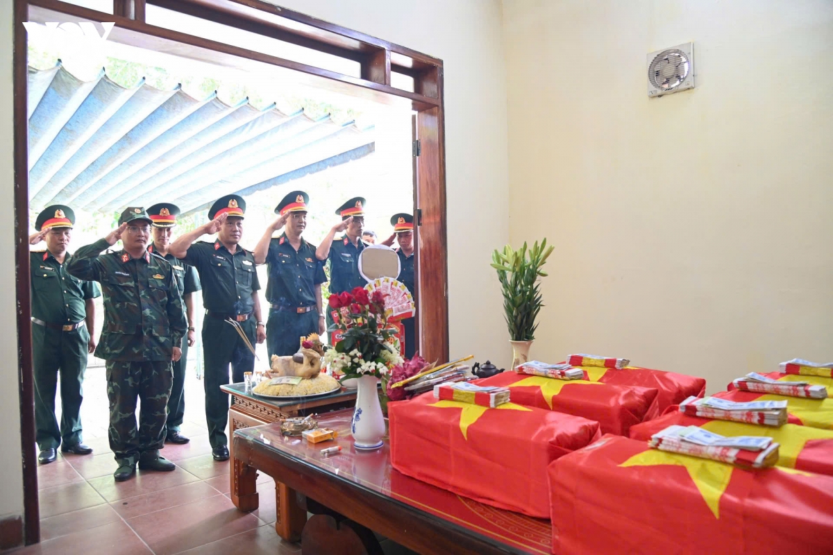 hanh trinh tim dong doi noi diem cao bien gioi hinh anh 9