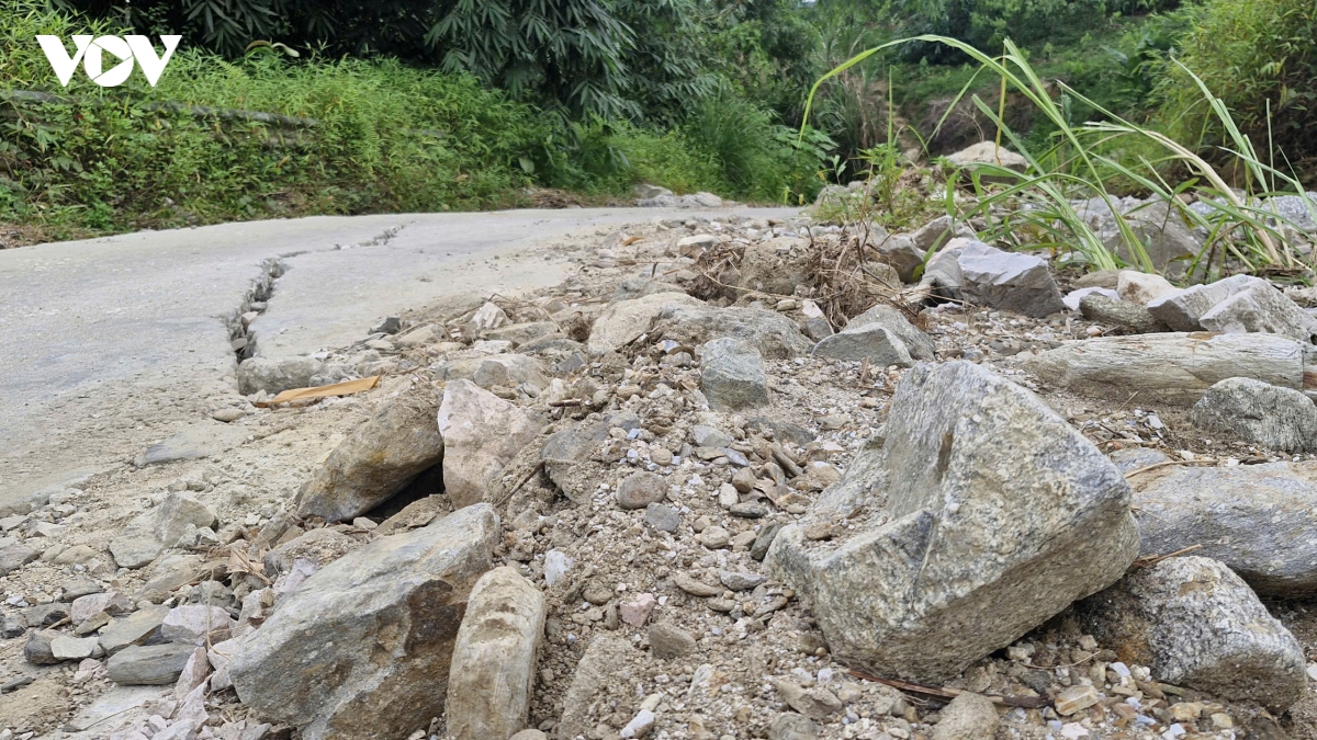 lao cai Duong doc dao xuong cap nghiem trong sau mua lu hinh anh 8