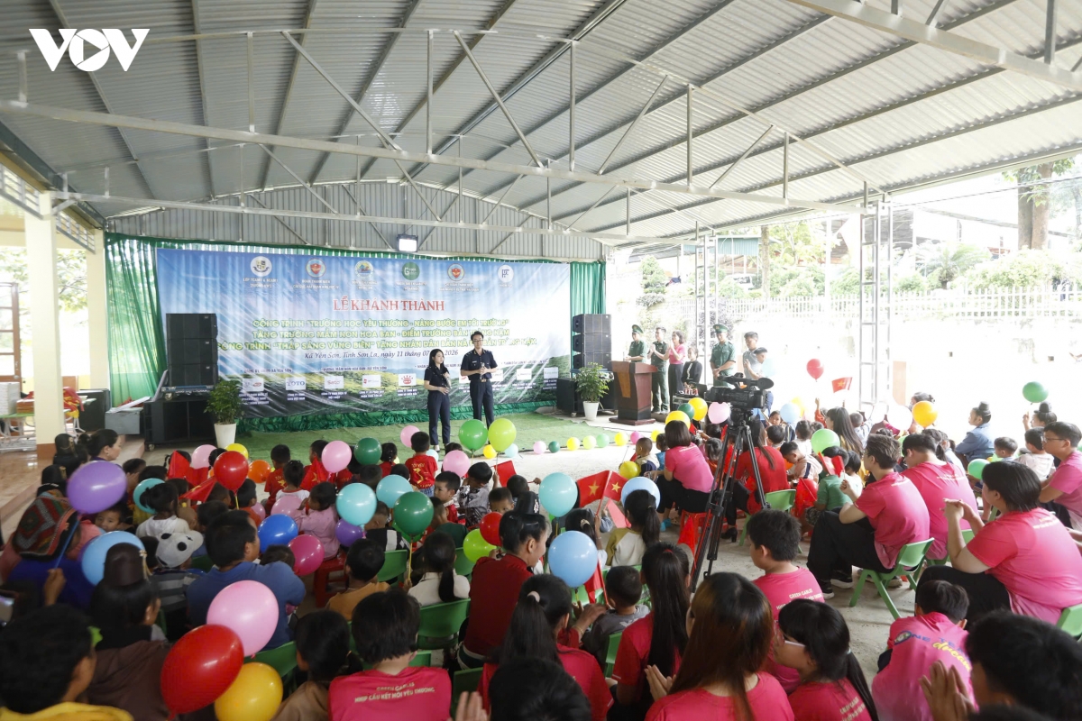 khanh thanh truong hoc va cong trinh thap sang vung bien o son la hinh anh 10