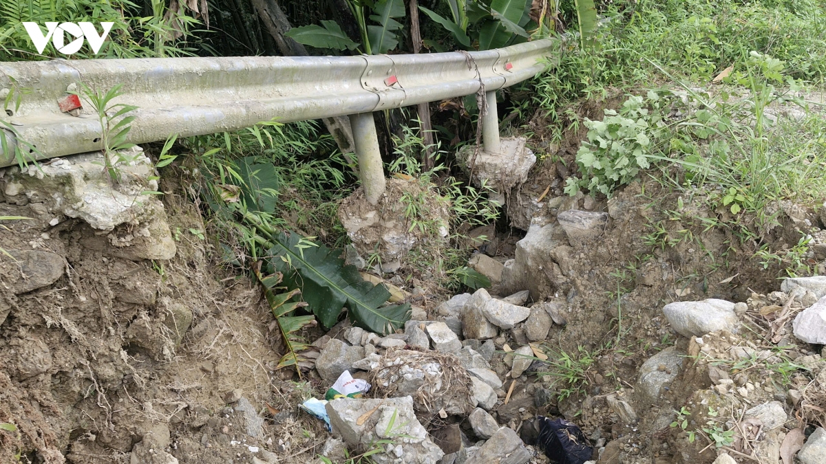 lao cai Duong doc dao xuong cap nghiem trong sau mua lu hinh anh 9