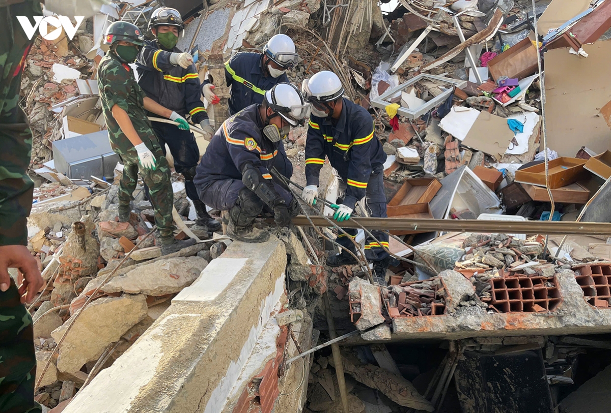 vietnamese rescue team recovers 23 victims from venezuela earthquake rubble picture 1