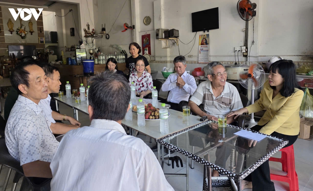 giot nuoc mat cho mong va chien dich lich su dua cac anh ve voi gia dinh hinh anh 4