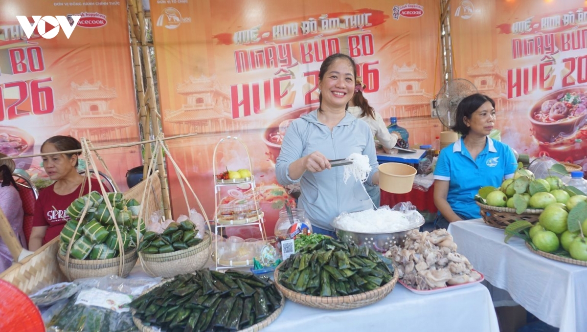 hue khai mac ngay bun bo hue , ton vinh tinh hoa am thuc co do hinh anh 1