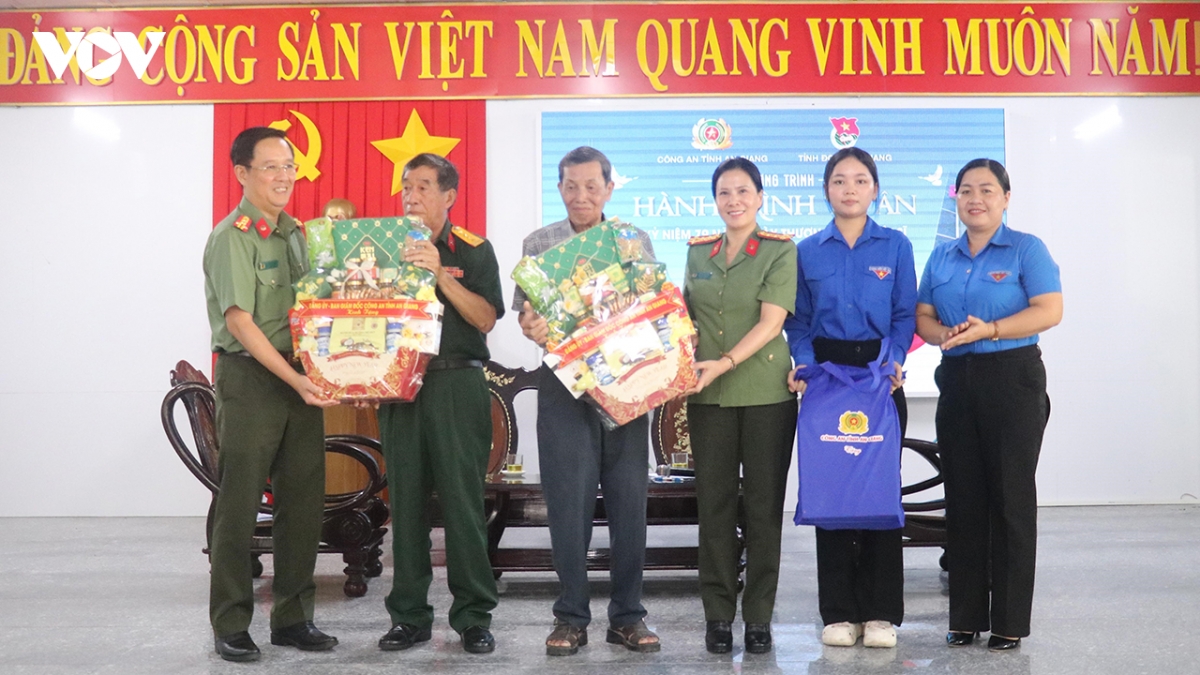 hanh trinh tri an nhieu y nghia o vung bien gioi an giang hinh anh 1