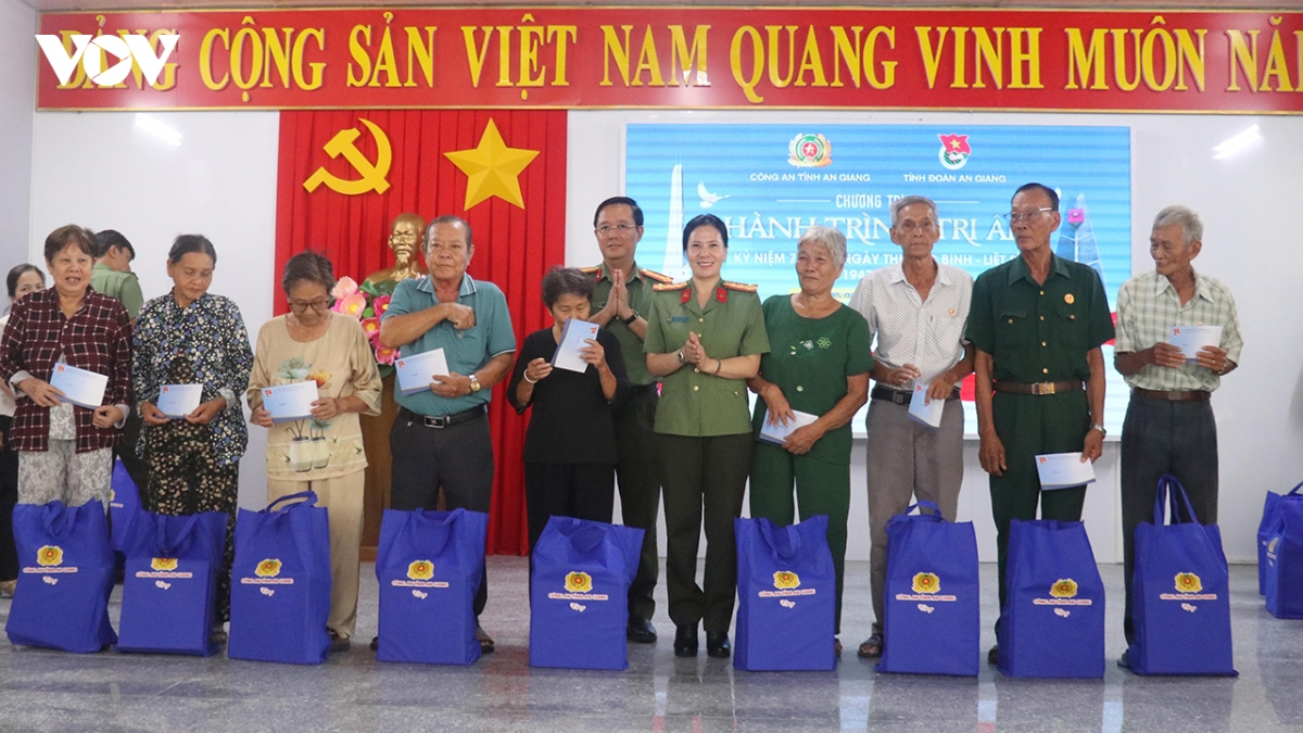 hanh trinh tri an nhieu y nghia o vung bien gioi an giang hinh anh 2