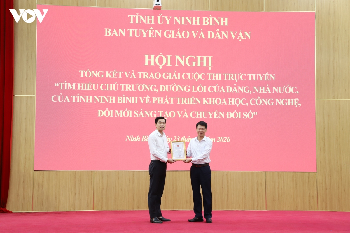 hon 219.000 luot nguoi du thi tim hieu chuyen doi so o ninh binh hinh anh 1