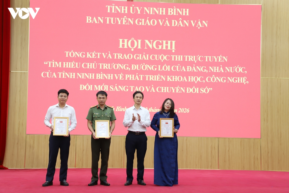 hon 219.000 luot nguoi du thi tim hieu chuyen doi so o ninh binh hinh anh 2