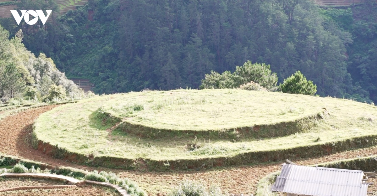 danh thang ruong bac thang mu cang chai khat nuoc hinh anh 4
