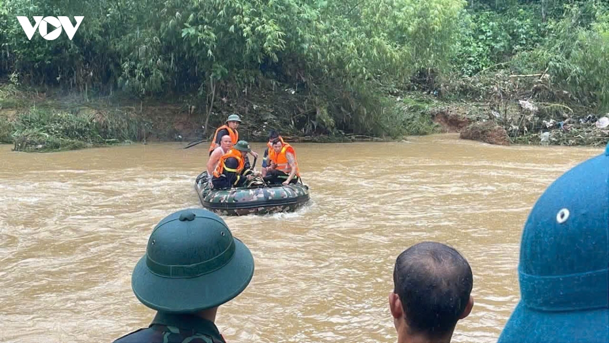 tim thay thi the chau be mat tich do duoi nuoc tai xa phu Dinh, thai nguyen hinh anh 2