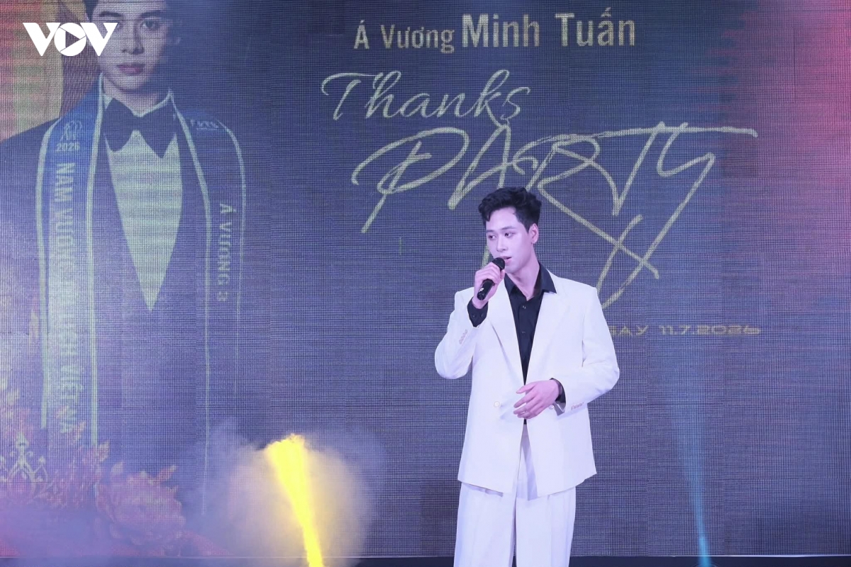 Dang quang chua lau, A vuong minh tuan bat ngo ra mat voi vai tro ca si hinh anh 2