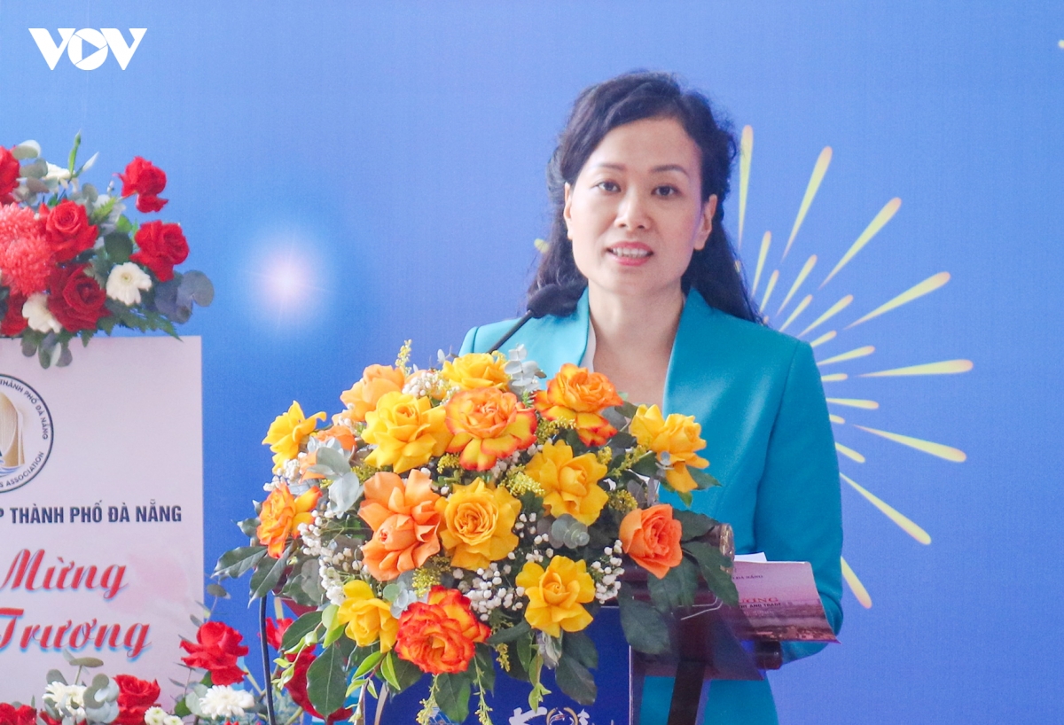 khai truong diem trung bay san pham tinh hoa Da nang hinh anh 2