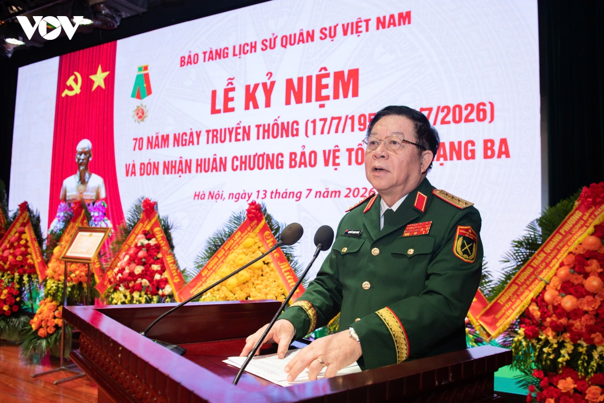 bao tang lich su quan su viet nam don nhan huan chuong bao ve to quoc hang ba hinh anh 5