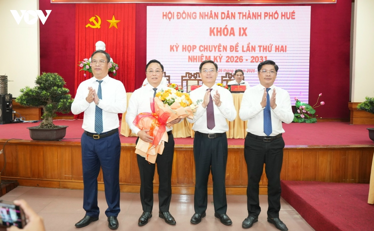 Ong le tri thanh duoc bau giu chuc chu tich ubnd thanh pho hue hinh anh 3