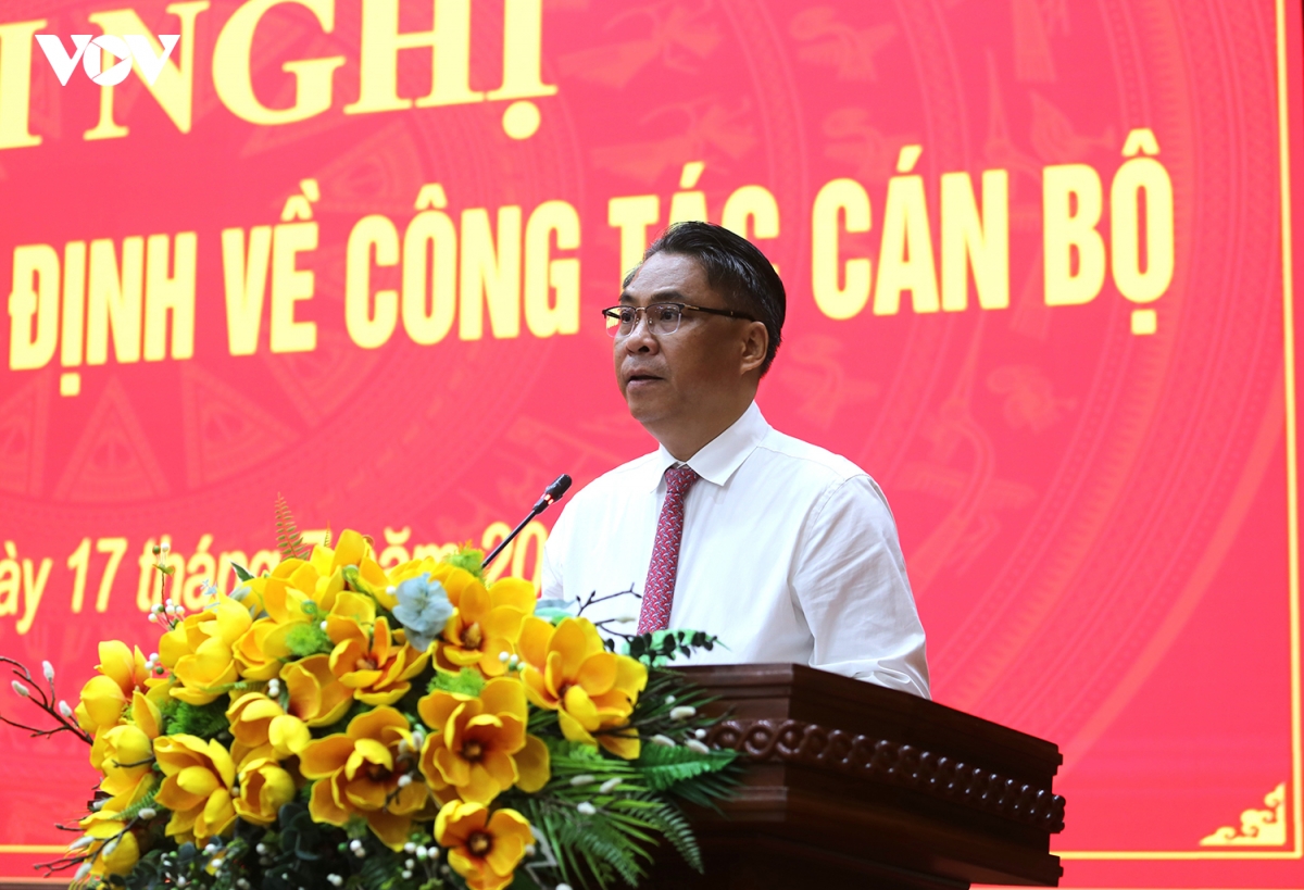 cao bang cong bo cac quyet dinh dieu dong, bo nhiem can bo hinh anh 2