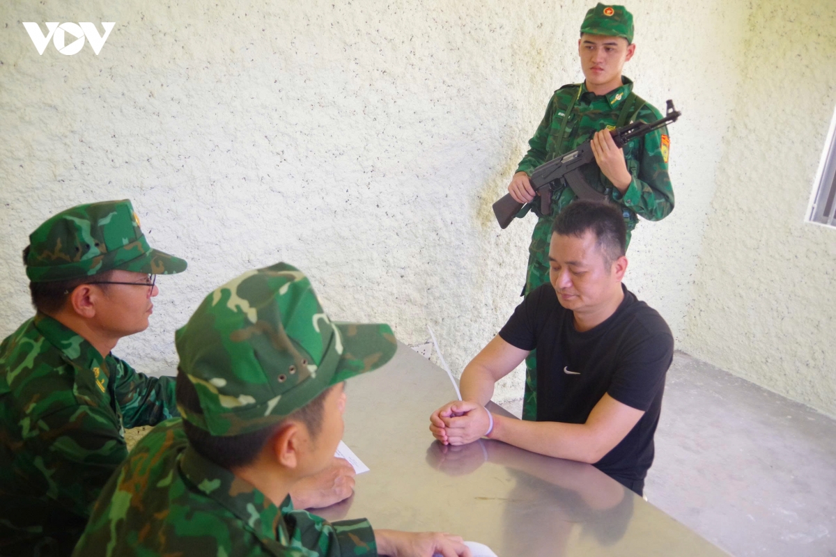 bo doi bien phong quang ninh dau tranh voi cac duong day vuot bien tren bien hinh anh 2