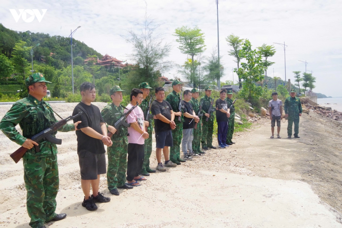 bo doi bien phong quang ninh dau tranh voi cac duong day vuot bien tren bien hinh anh 1