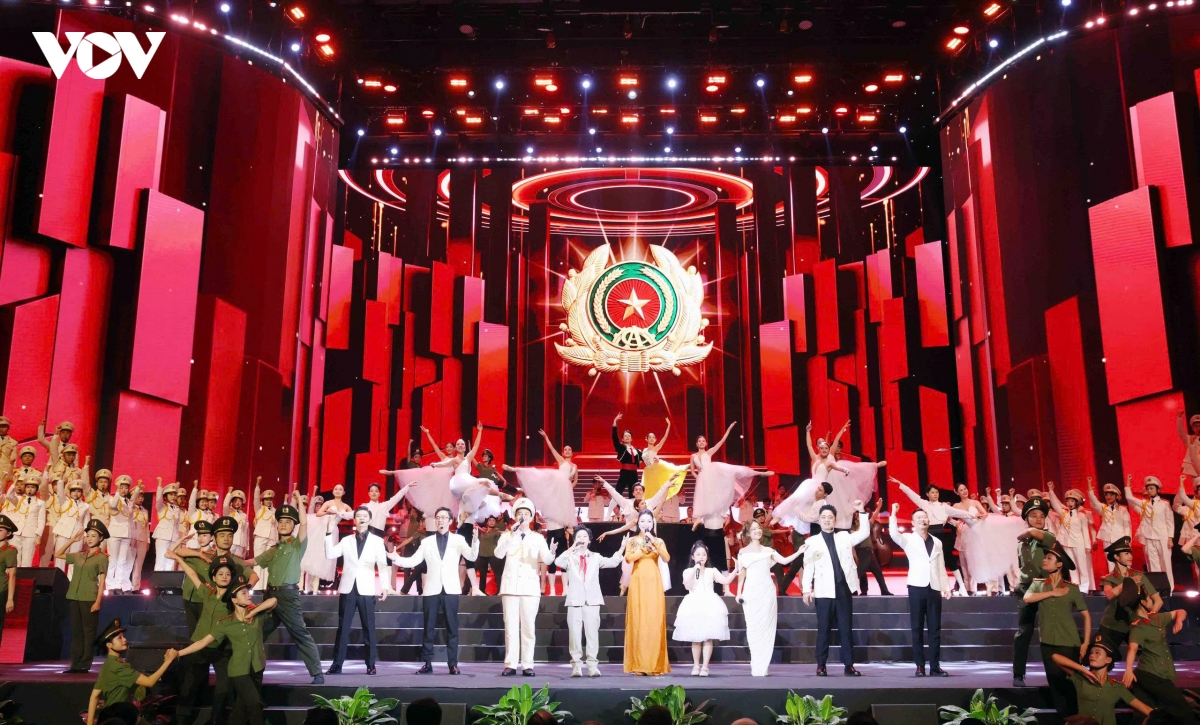 tong bi thu, chu tich nuoc to lam du le ky niem 80 nam ngay truyen thong luc luong an ninh nhan dan hinh anh 6