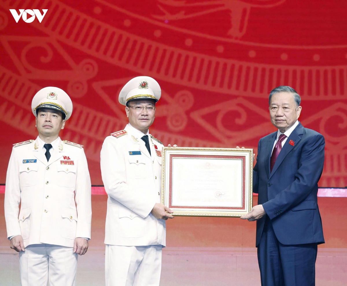 tong bi thu, chu tich nuoc to lam du le ky niem 80 nam ngay truyen thong luc luong an ninh nhan dan hinh anh 10