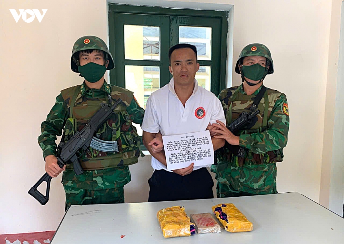 pha thanh cong chuyen an na 126.3, thu giu 15.200 vien ma tuy va 1 banh heroin hinh anh 1