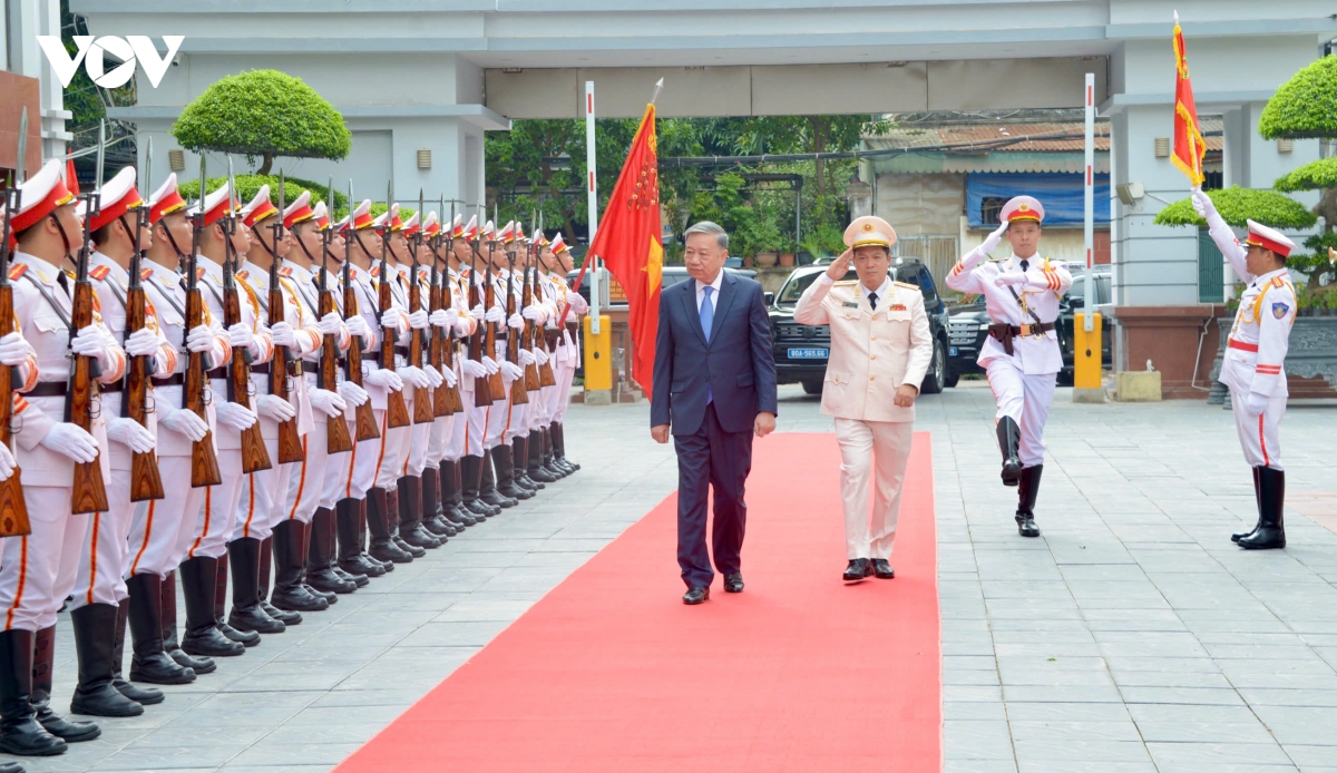 tong bi thu, chu tich nuoc tham, lam viec tai cuc canh sat quan ly trai giam hinh anh 2