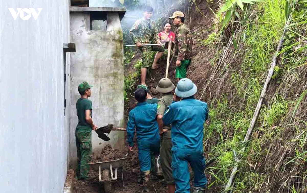 bo doi bien phong lai chau cuu thanh cong 3 nguoi mac ket giua dong lu hinh anh 1