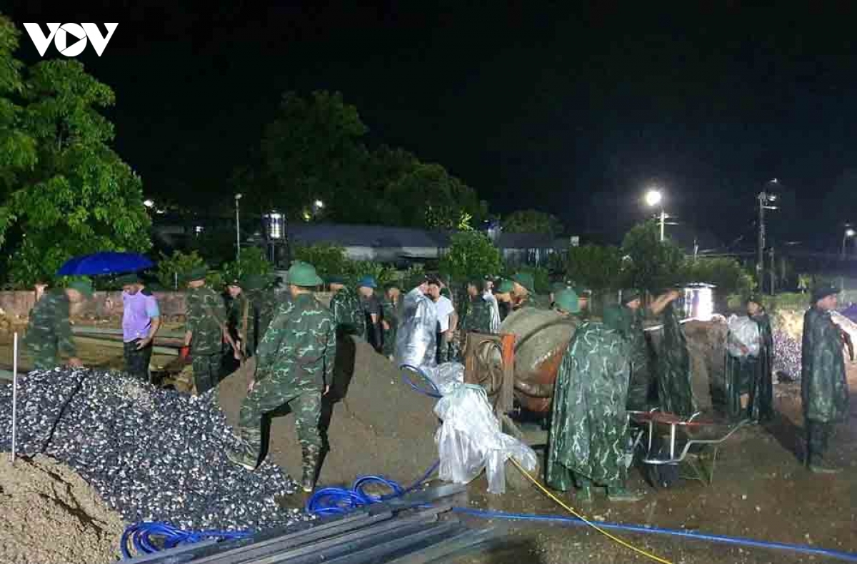 tang toc xay khu tai dinh cu muong than, som on dinh cho nguoi dan vung lu hinh anh 1