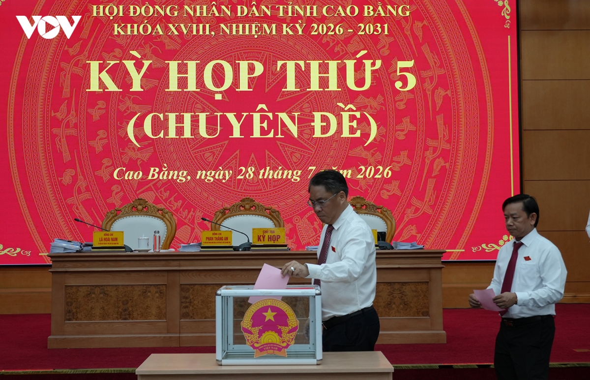Ong luong tuan hung duoc bau lam pho chu tich ubnd tinh cao bang hinh anh 2