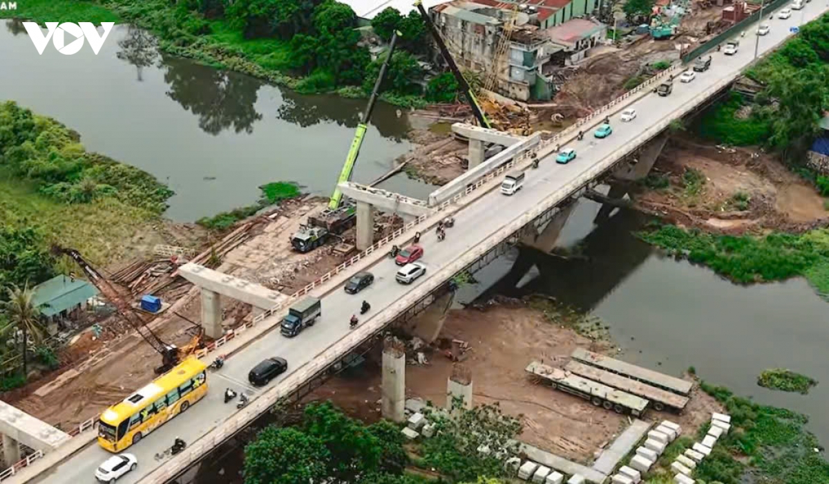 tang toc thi cong cau mai linh moi, giam ap luc giao thong cua ngo phia tay ha noi hinh anh 1
