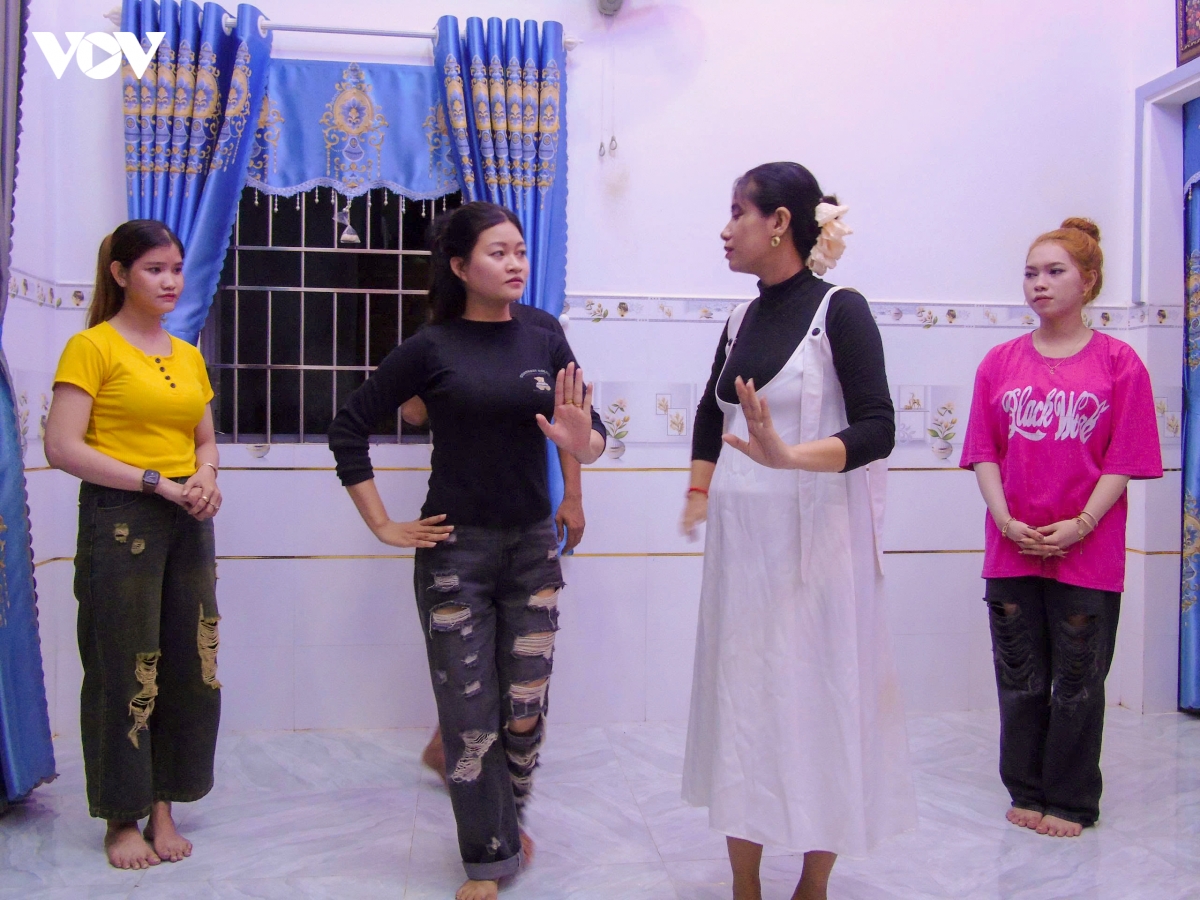 Giữ lửa nghệ thuật Khmer bằng nhiệt huyết tuổi trẻ