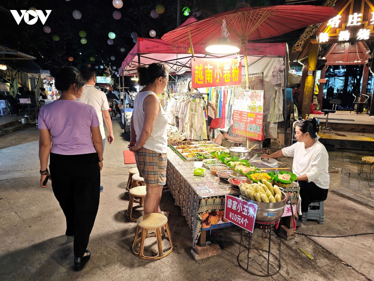 cho dem doc dao ben dong lan thuong o tay song ban nap, trung quoc hinh anh 6