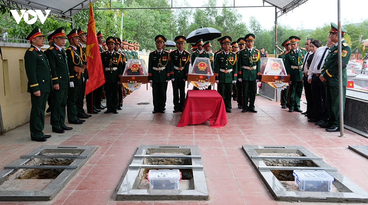 Đà Nẵng truy điệu, an táng 5 hài cốt liệt sĩ ở hang Đá Sập, xã Hà Nha