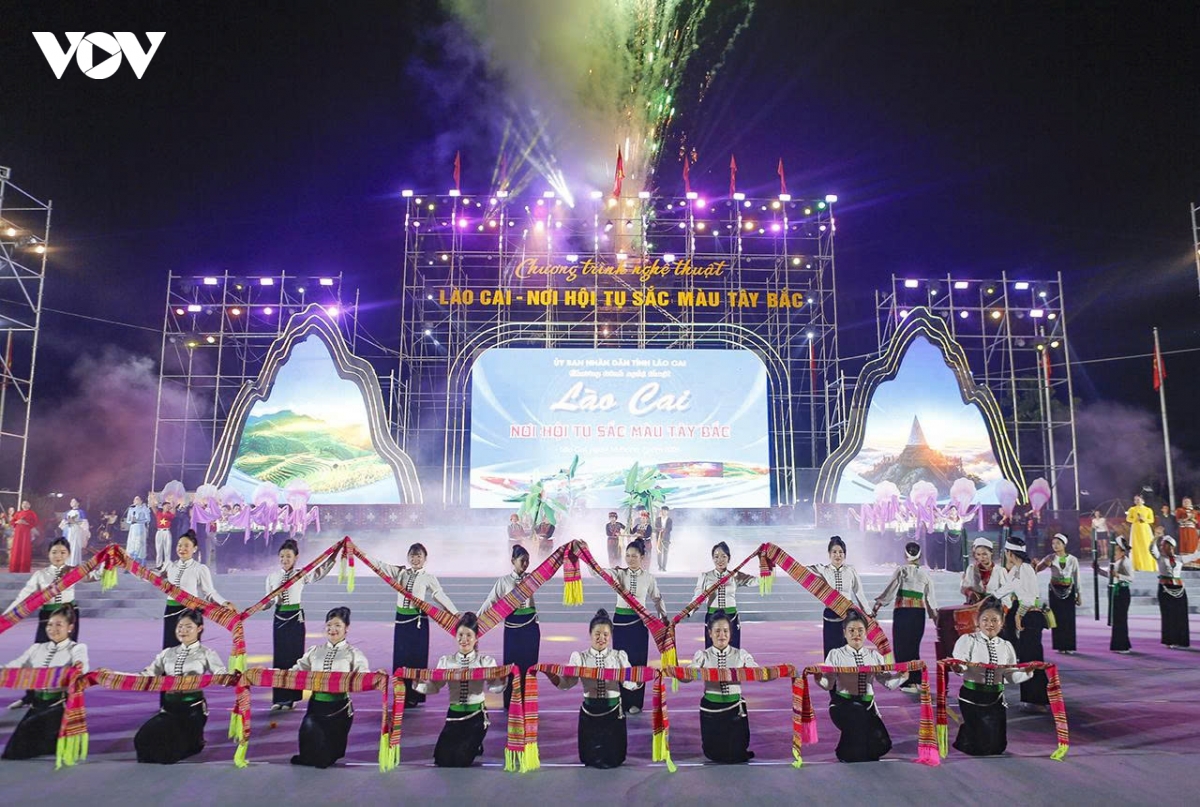 lao cai to chuc le chao co cap tinh hinh anh 4