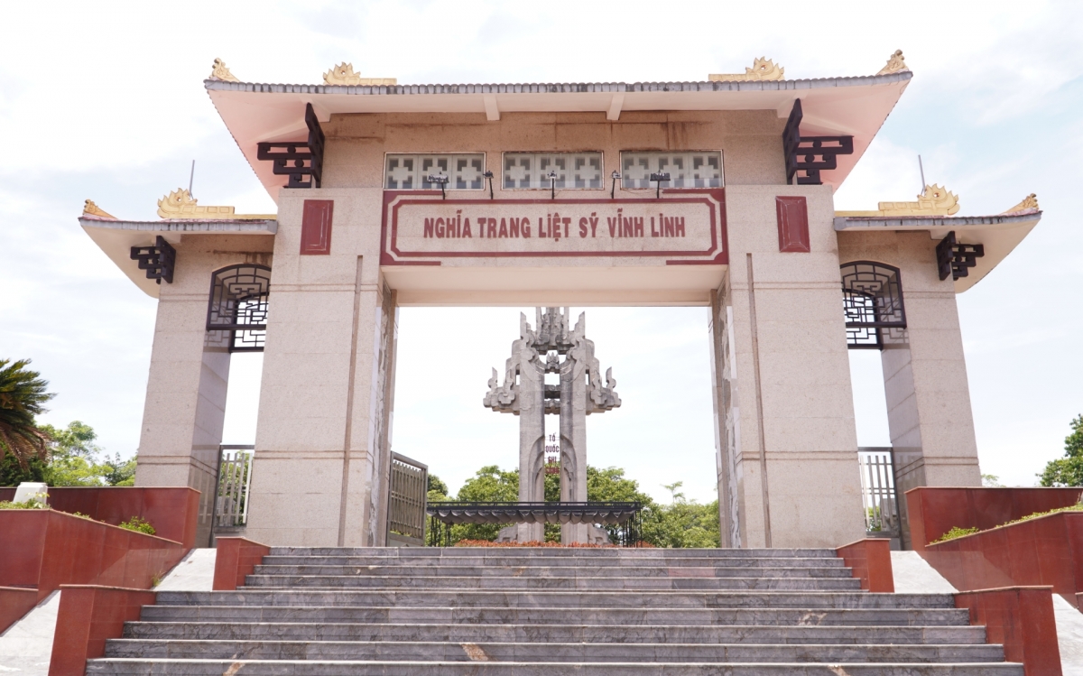 tim ten anh giua hang nghin mo liet si chua xac dinh duoc thong tin hinh anh 3