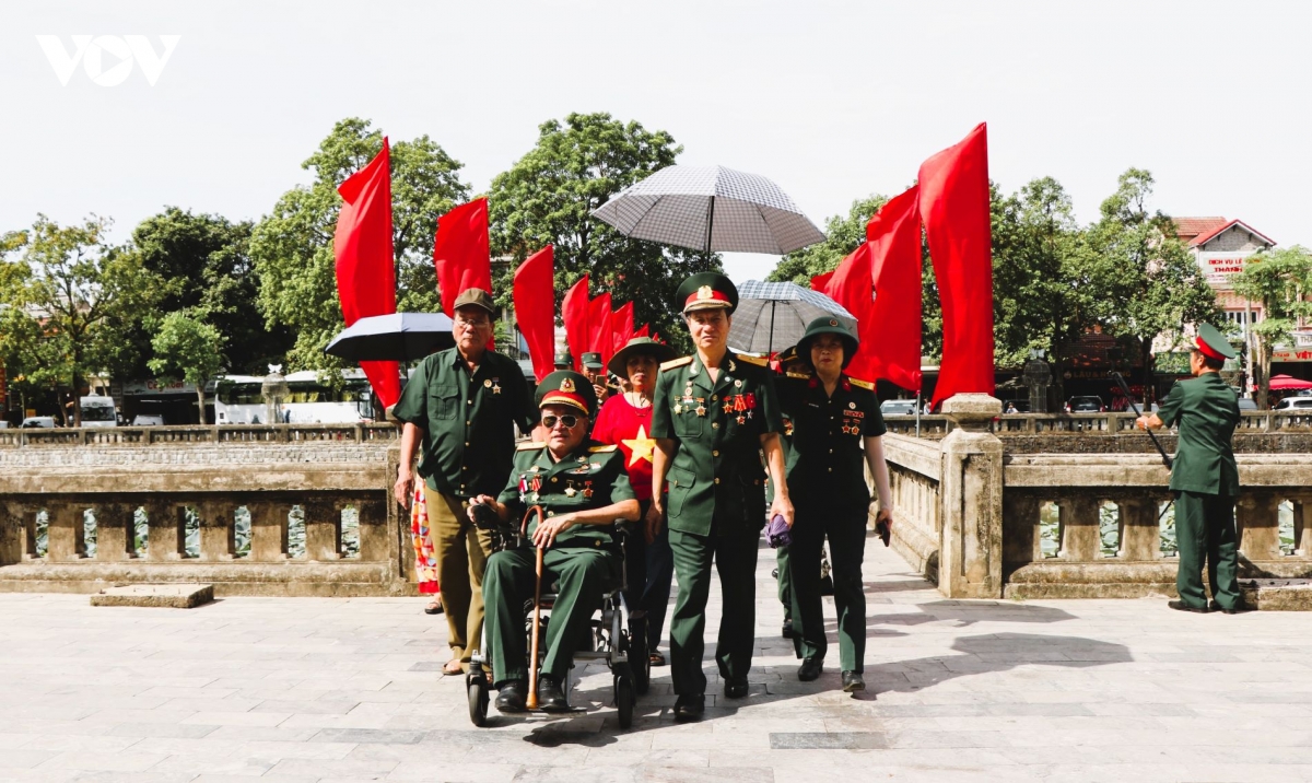 thang 7 ve voi thanh co quang tri hinh anh 2